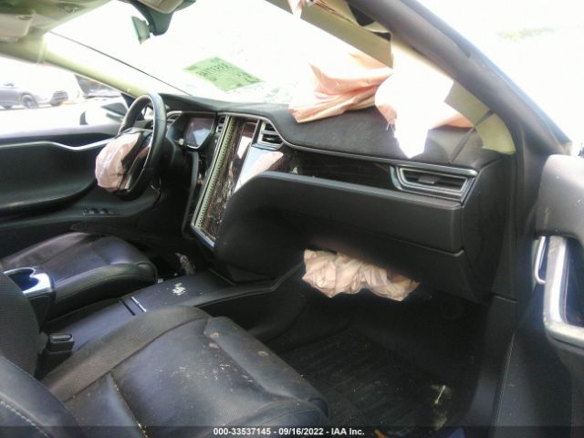 Photo 4 VIN: 5YJSA1E25GF174440 - TESLA MODEL S 