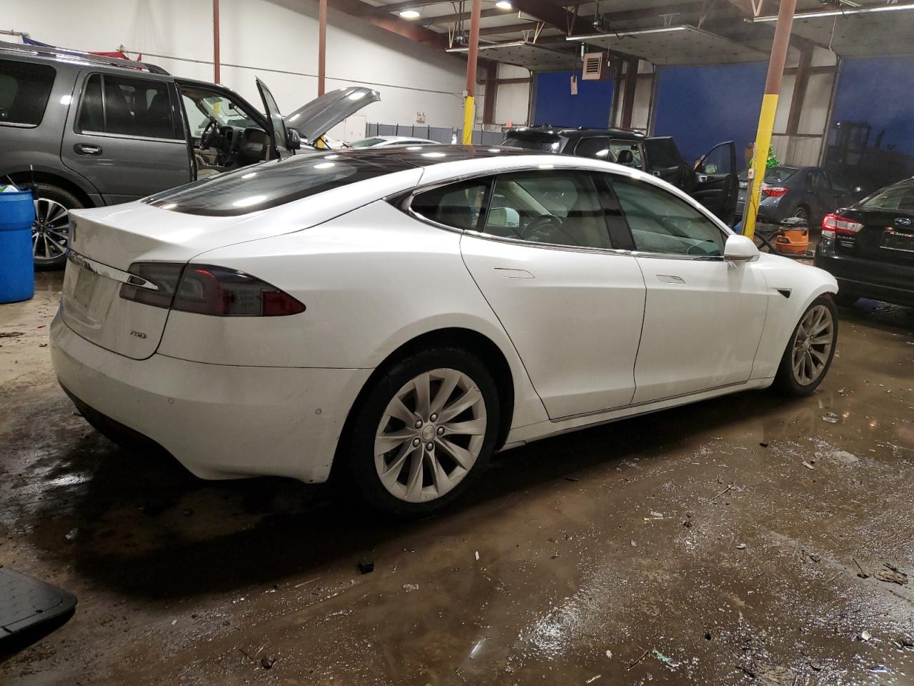 Photo 2 VIN: 5YJSA1E25HF201184 - TESLA MODEL S 