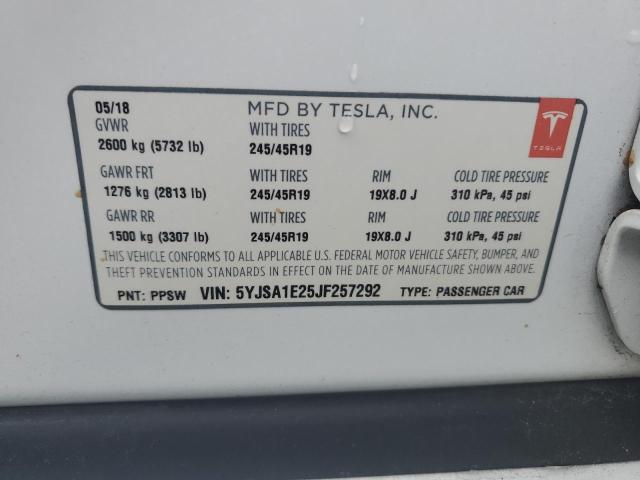 Photo 11 VIN: 5YJSA1E25JF257292 - TESLA MODEL S 