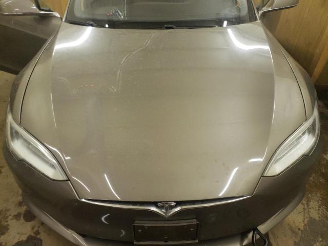 Photo 10 VIN: 5YJSA1E26GF142726 - TESLA MODEL S 