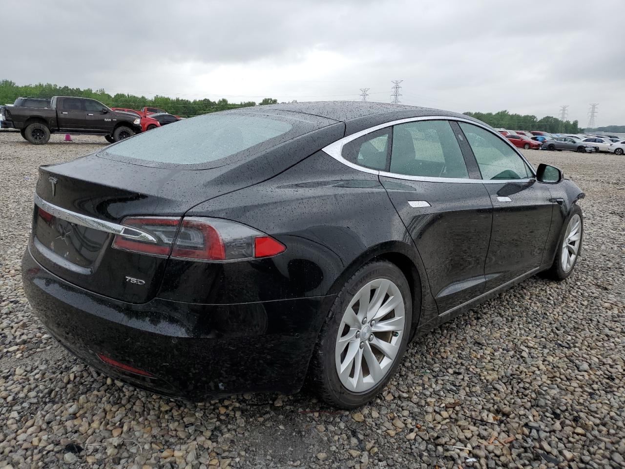 Photo 2 VIN: 5YJSA1E26HF208208 - TESLA MODEL S 