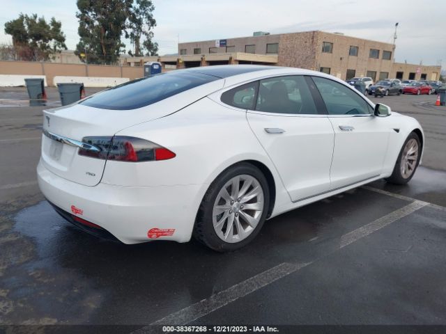 Photo 3 VIN: 5YJSA1E26JF244986 - TESLA MODEL S 