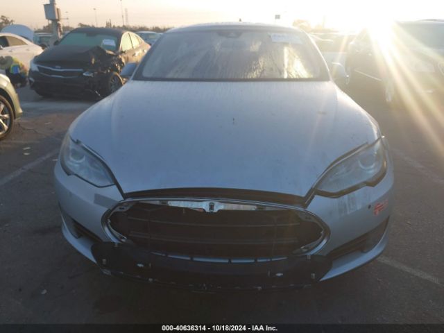 Photo 5 VIN: 5YJSA1E27FF114657 - TESLA MODEL S 