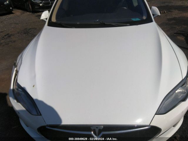 Photo 9 VIN: 5YJSA1E27GF133159 - TESLA MODEL S 