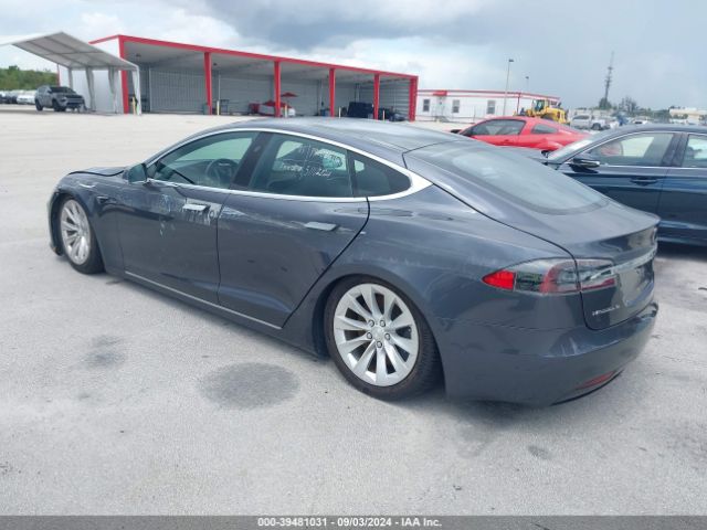 Photo 2 VIN: 5YJSA1E27JF266415 - TESLA MODEL S 