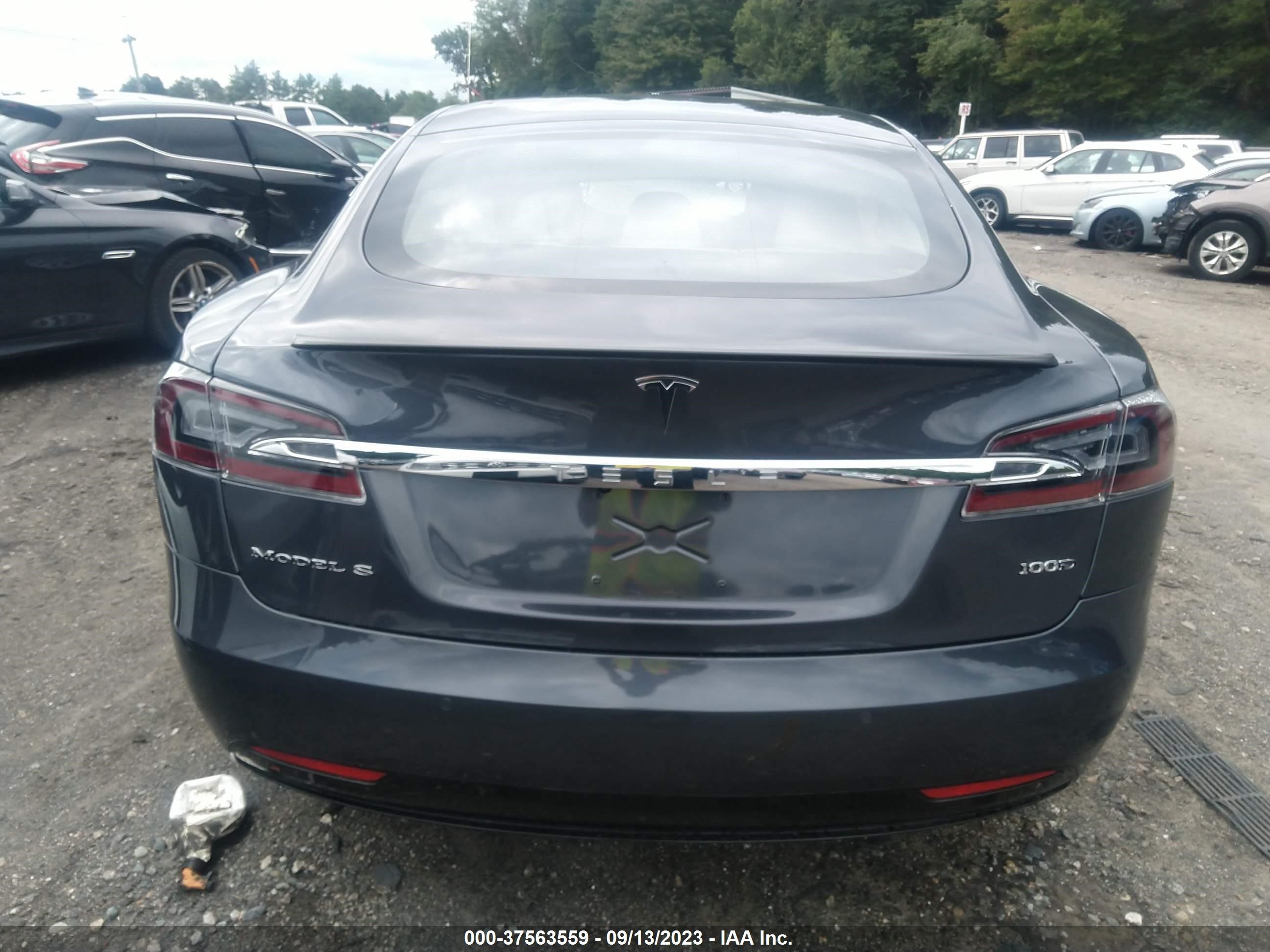 Photo 14 VIN: 5YJSA1E27JF284798 - TESLA MODEL S 