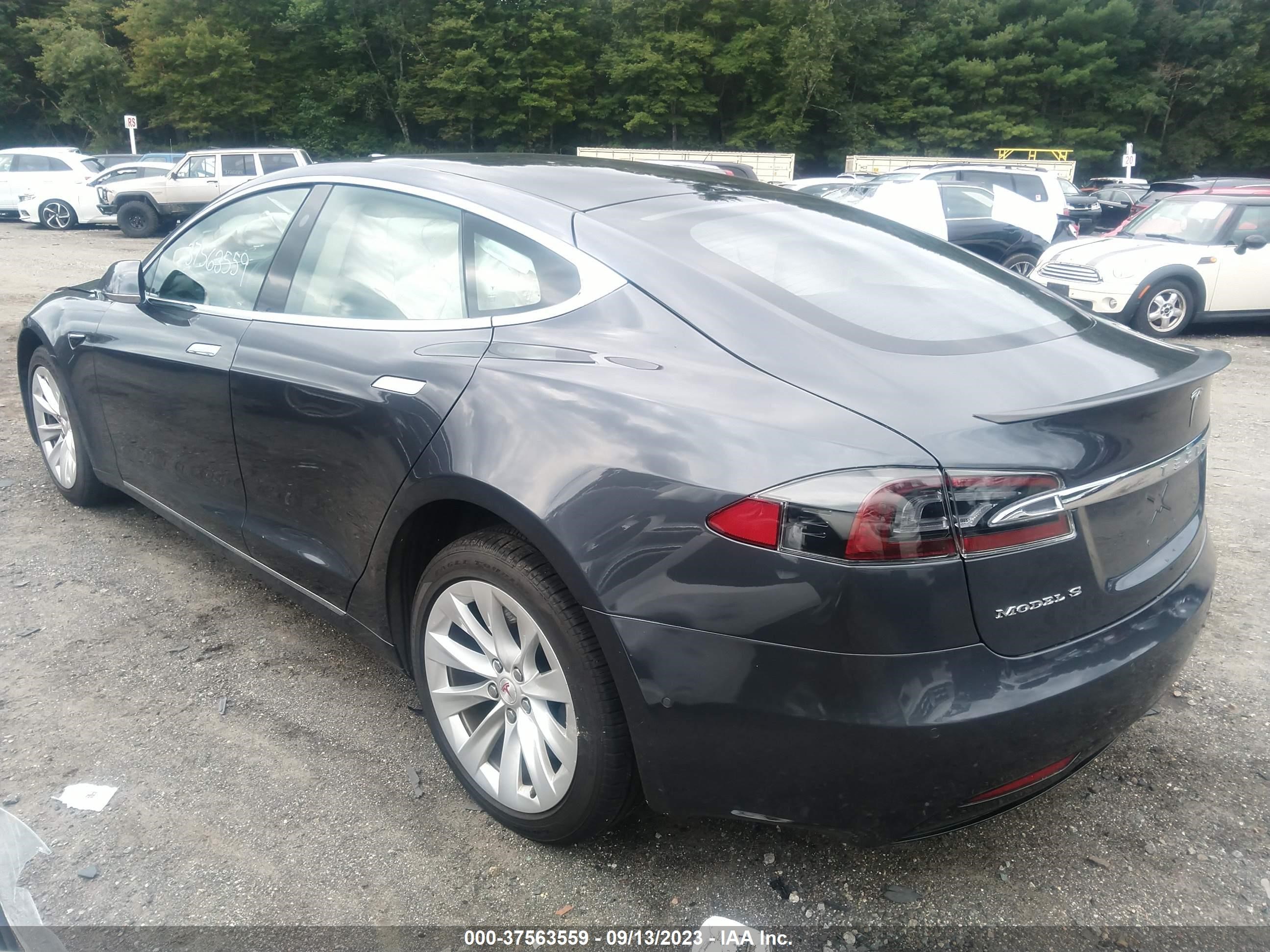 Photo 2 VIN: 5YJSA1E27JF284798 - TESLA MODEL S 