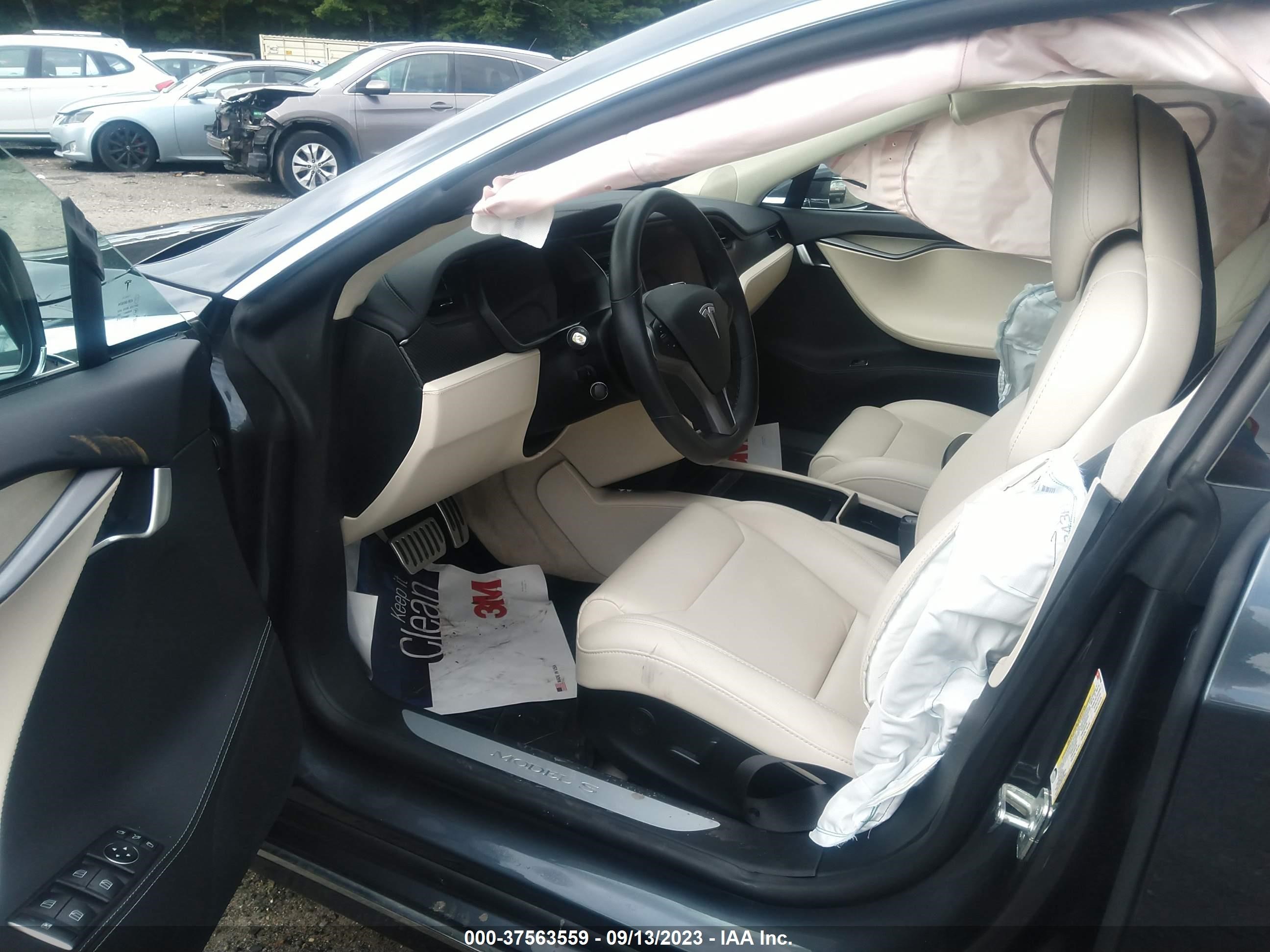 Photo 4 VIN: 5YJSA1E27JF284798 - TESLA MODEL S 