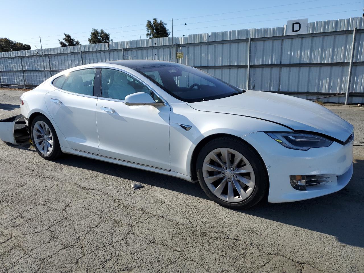 Photo 3 VIN: 5YJSA1E27KF308860 - TESLA MODEL S 