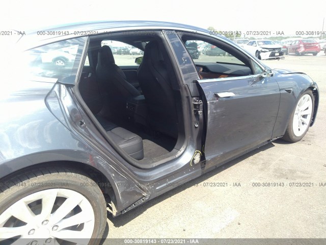 Photo 5 VIN: 5YJSA1E27LF351385 - TESLA MODEL S 