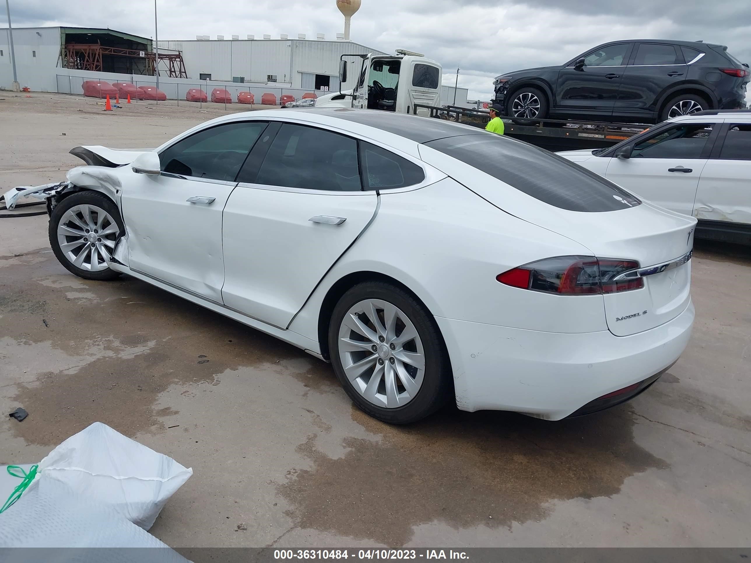 Photo 2 VIN: 5YJSA1E28HF178323 - TESLA MODEL S 