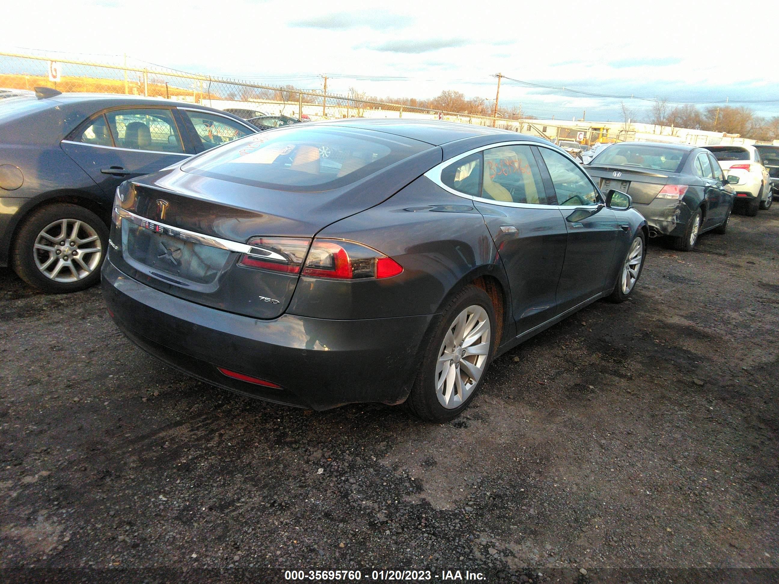 Photo 3 VIN: 5YJSA1E28HF187863 - TESLA MODEL S 