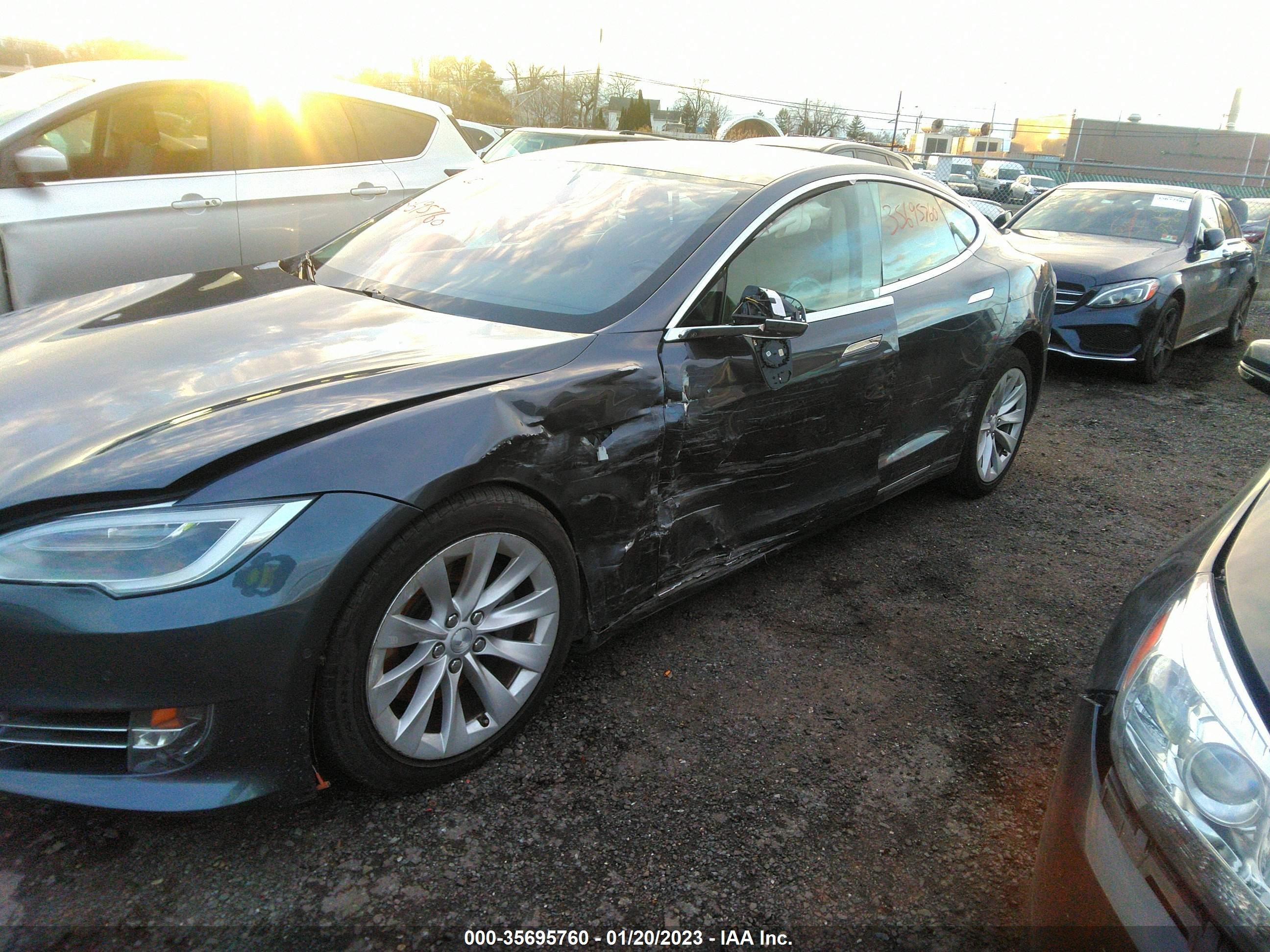 Photo 5 VIN: 5YJSA1E28HF187863 - TESLA MODEL S 