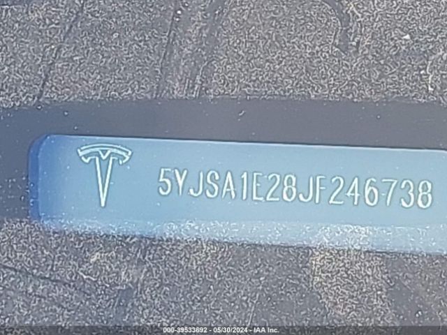 Photo 8 VIN: 5YJSA1E28JF246738 - TESLA MODEL S 