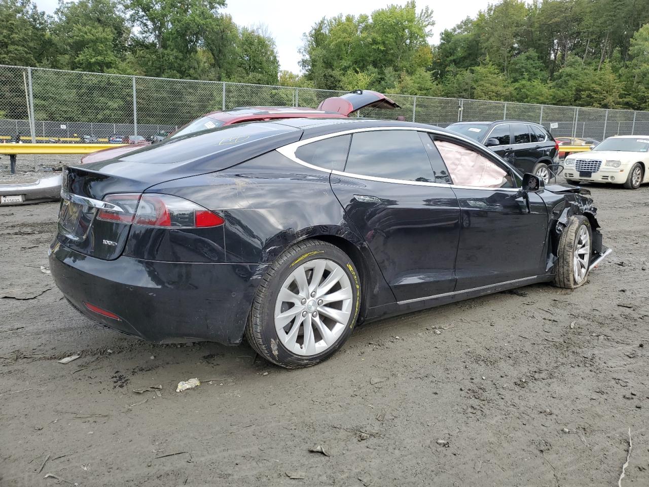 Photo 2 VIN: 5YJSA1E28JF266827 - TESLA MODEL S 