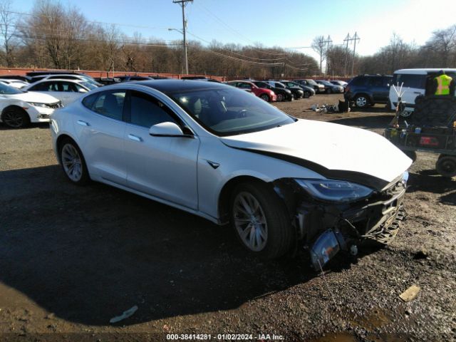 Photo 0 VIN: 5YJSA1E28JF297799 - TESLA MODEL S 