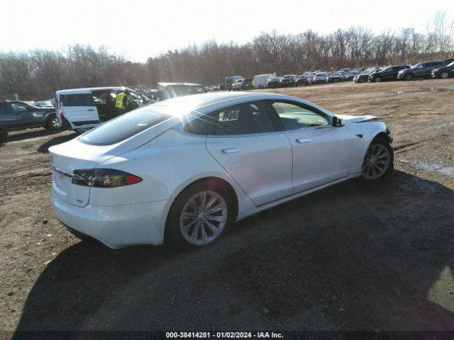 Photo 3 VIN: 5YJSA1E28JF297799 - TESLA MODEL S 