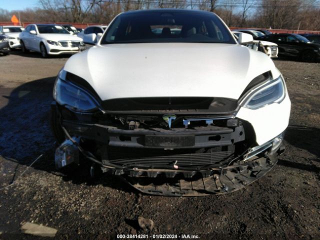 Photo 5 VIN: 5YJSA1E28JF297799 - TESLA MODEL S 