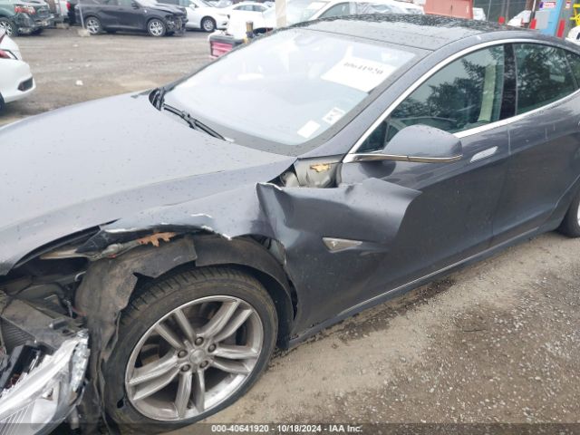 Photo 5 VIN: 5YJSA1E29FF102042 - TESLA MODEL S 