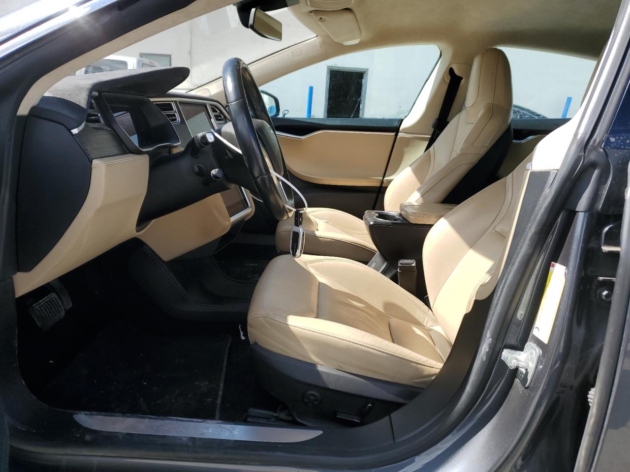 Photo 6 VIN: 5YJSA1E29GF125046 - TESLA MODEL S 