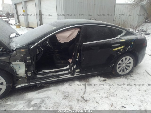 Photo 5 VIN: 5YJSA1E29GF159424 - TESLA MODEL S 