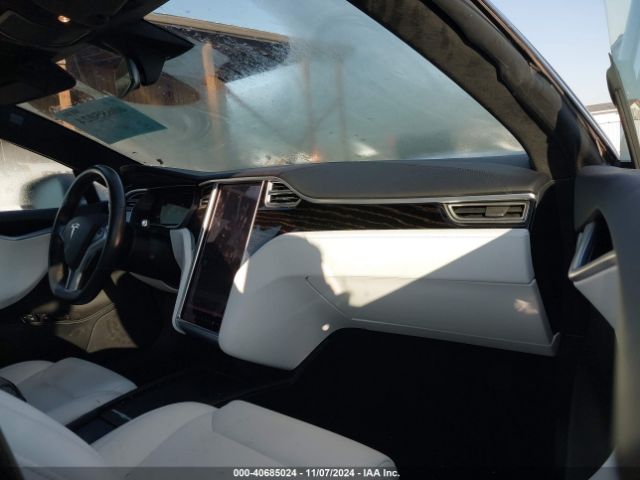 Photo 4 VIN: 5YJSA1E29HF180372 - TESLA MODEL S 