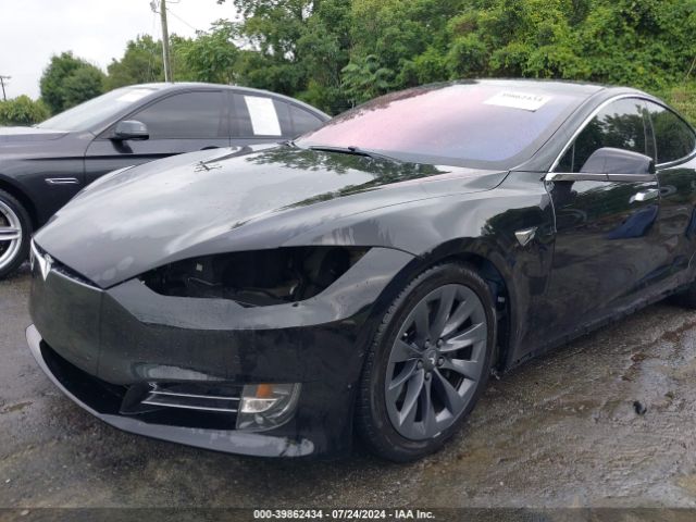 Photo 5 VIN: 5YJSA1E29JF259577 - TESLA MODEL S 