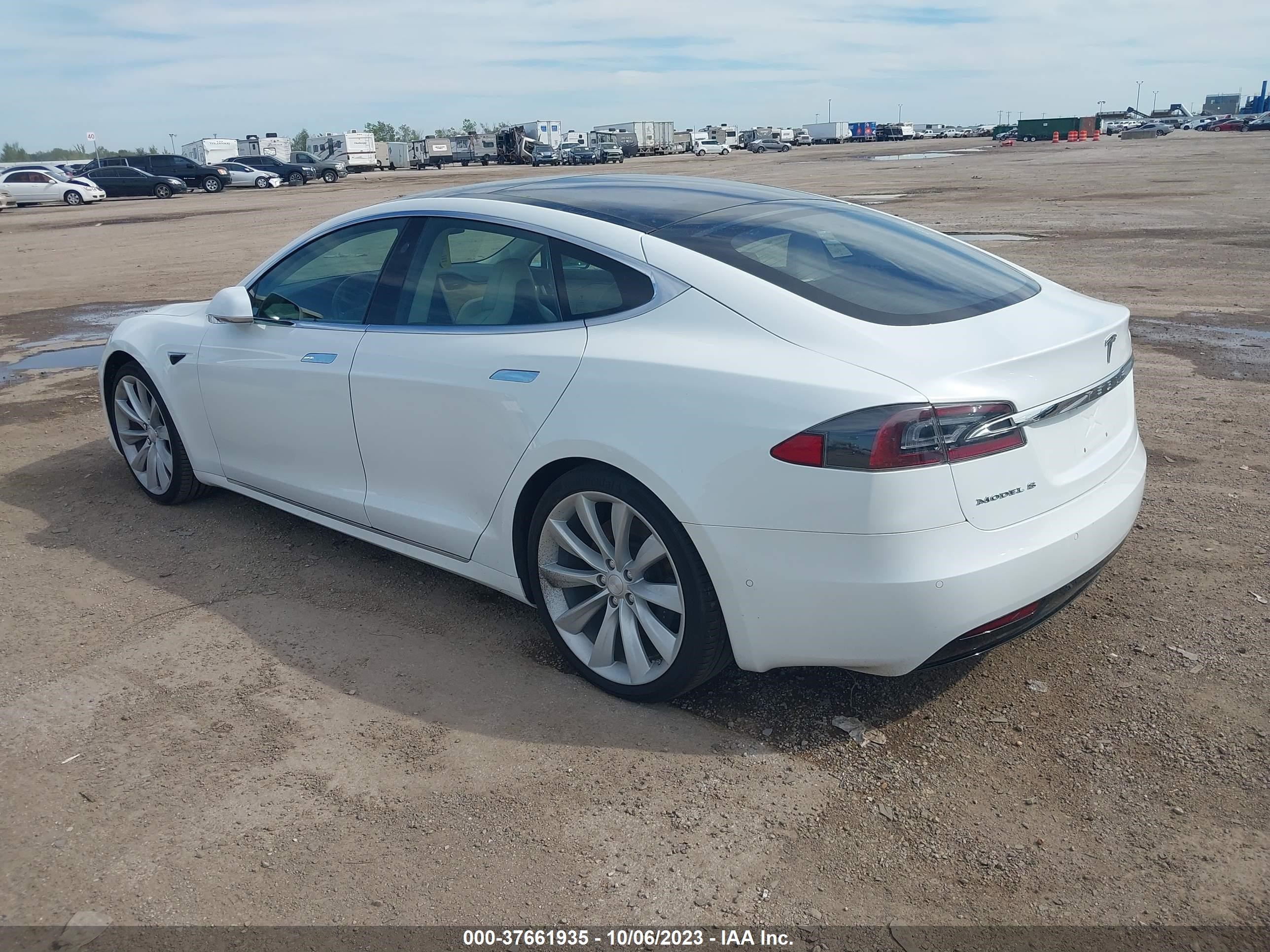 Photo 2 VIN: 5YJSA1E29JF275049 - TESLA MODEL S 