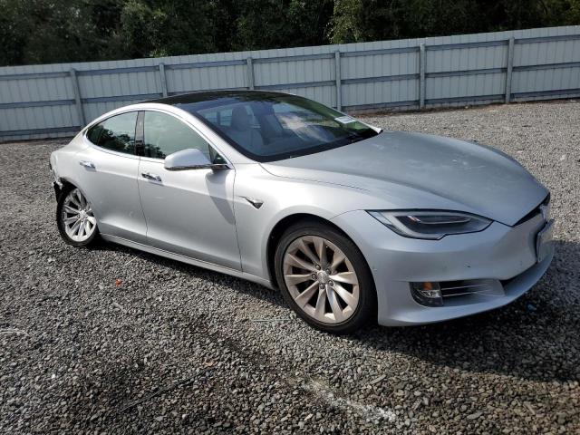 Photo 3 VIN: 5YJSA1E29JF280638 - TESLA MODEL S 