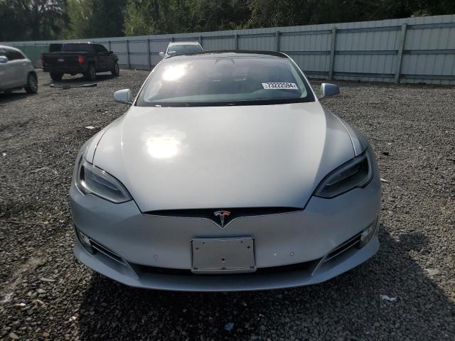 Photo 4 VIN: 5YJSA1E29JF280638 - TESLA MODEL S 