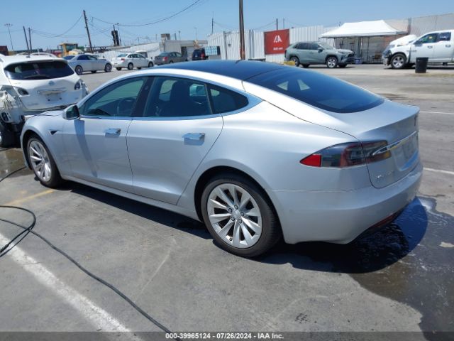 Photo 2 VIN: 5YJSA1E29JF281224 - TESLA MODEL S 