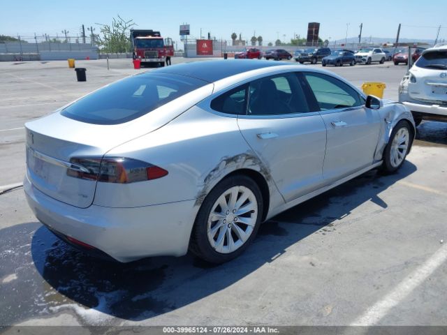 Photo 3 VIN: 5YJSA1E29JF281224 - TESLA MODEL S 