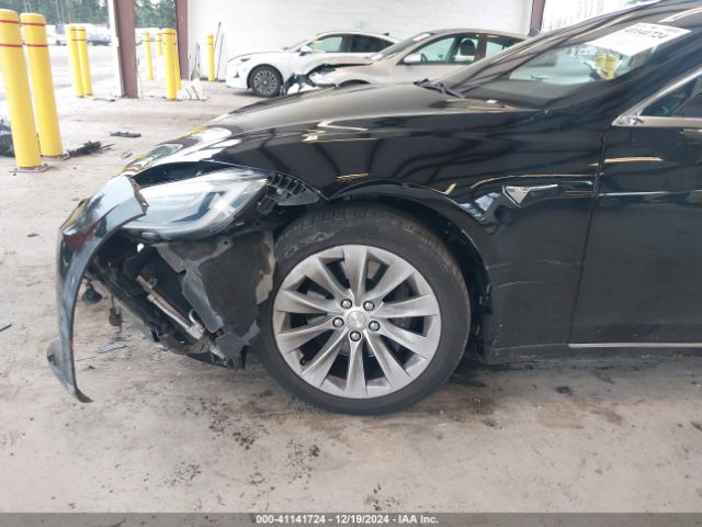 Photo 5 VIN: 5YJSA1E29JF293793 - TESLA MODEL S 