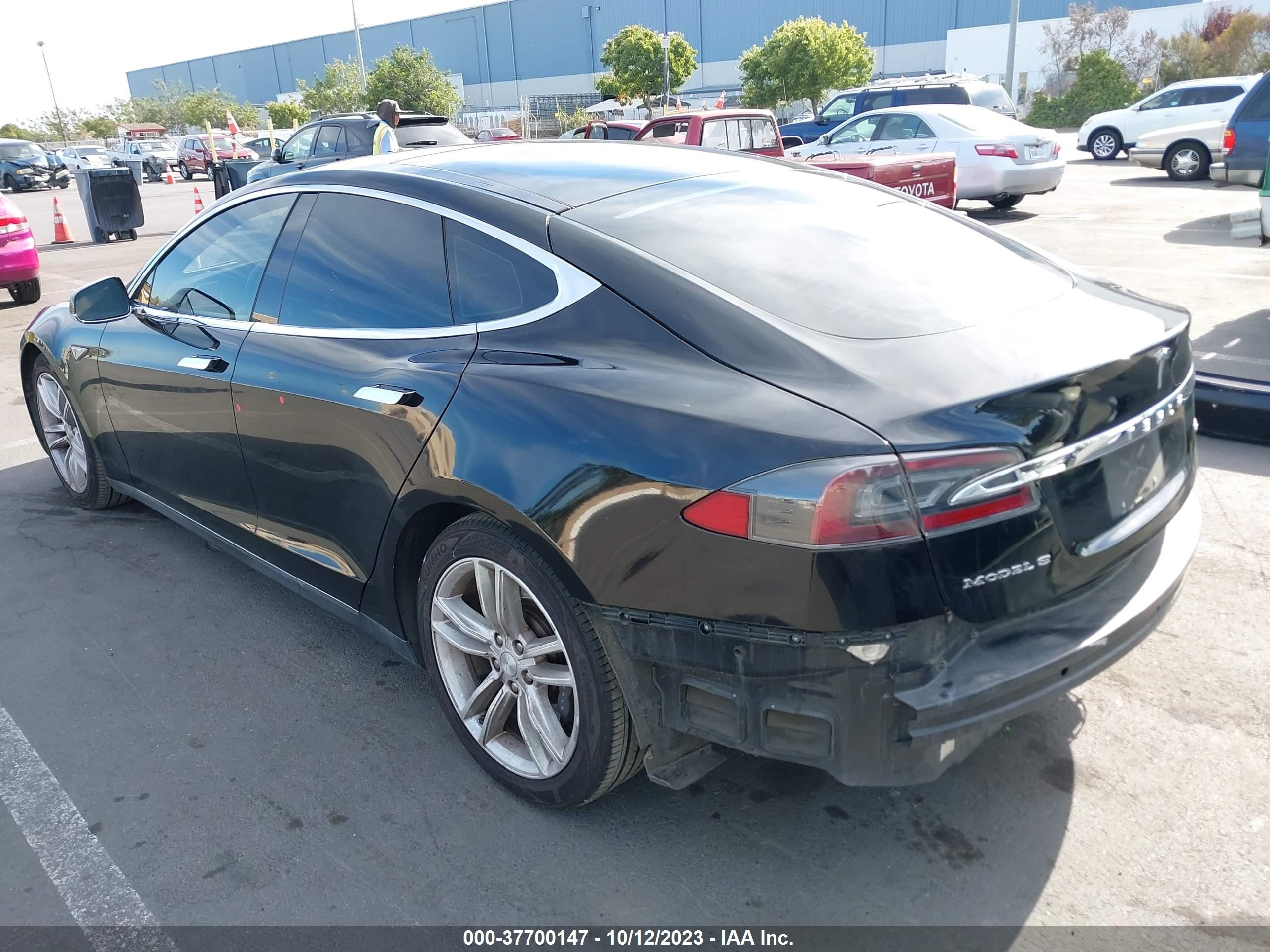 Photo 2 VIN: 5YJSA1E2XFF104107 - TESLA MODEL S 