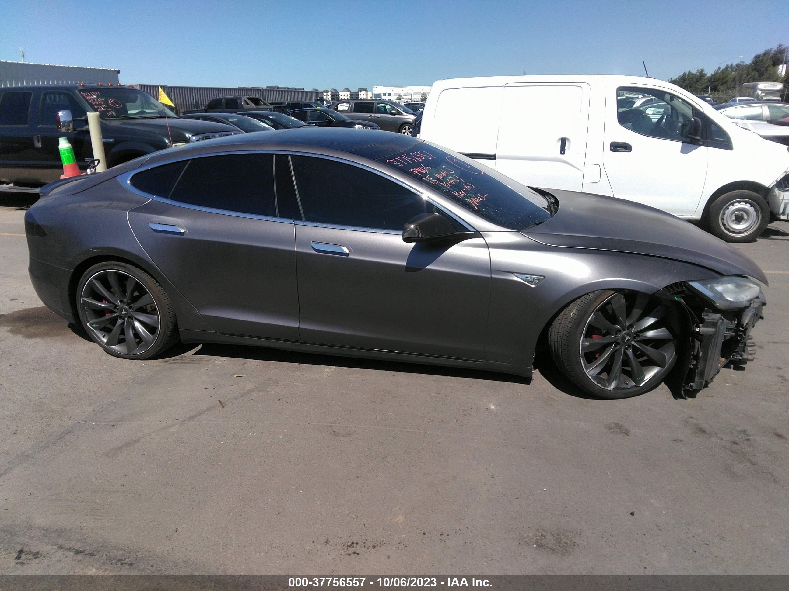 Photo 12 VIN: 5YJSA1E2XFF105192 - TESLA MODEL S 