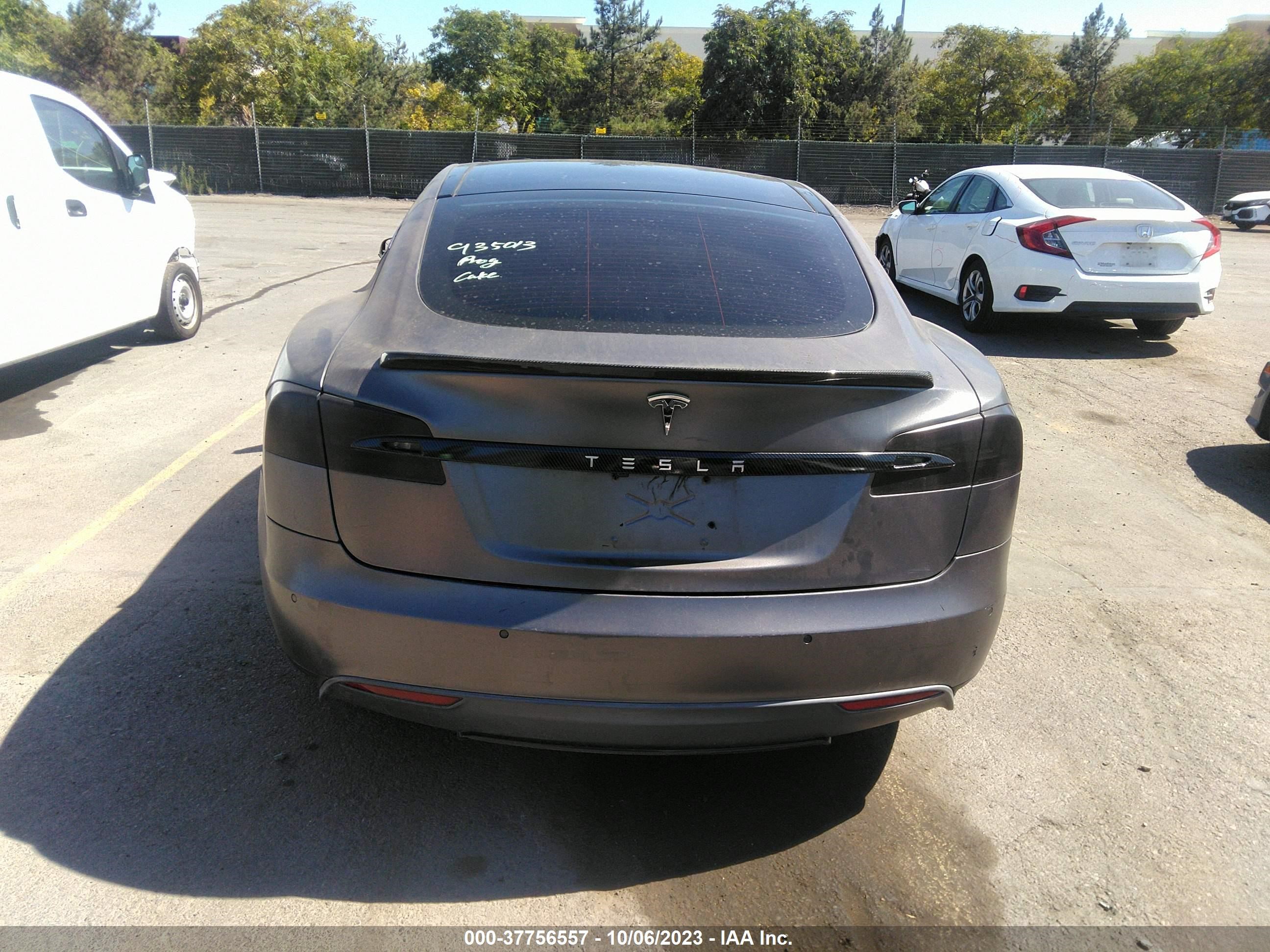 Photo 15 VIN: 5YJSA1E2XFF105192 - TESLA MODEL S 