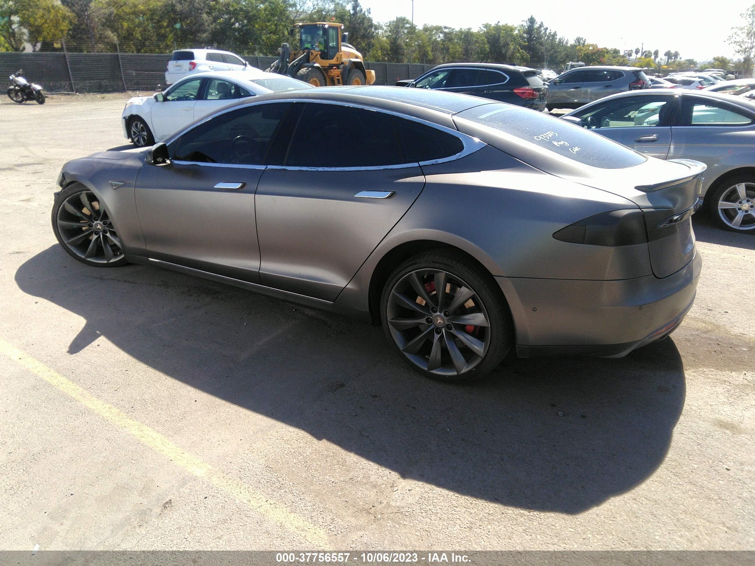 Photo 2 VIN: 5YJSA1E2XFF105192 - TESLA MODEL S 