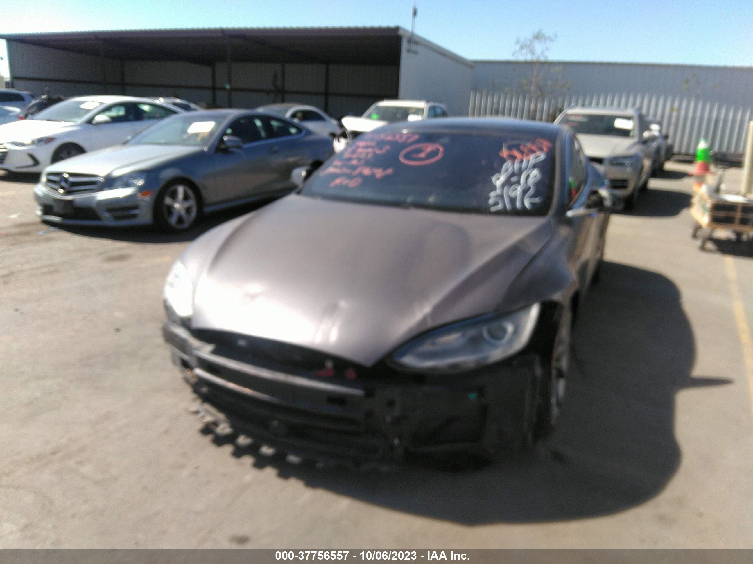 Photo 5 VIN: 5YJSA1E2XFF105192 - TESLA MODEL S 