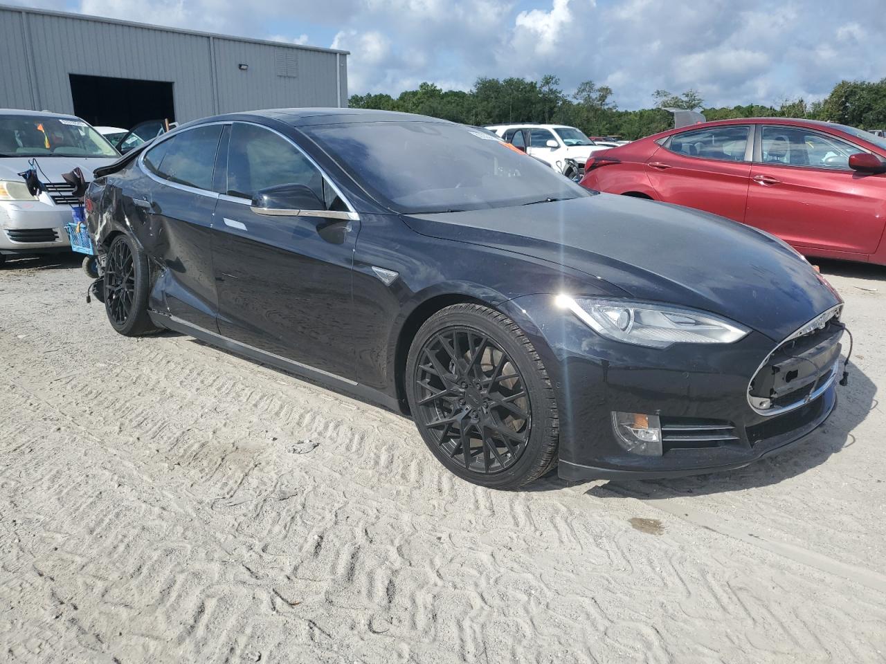 Photo 3 VIN: 5YJSA1E2XGF130580 - TESLA MODEL S 