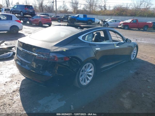 Photo 3 VIN: 5YJSA1E2XHF233001 - TESLA MODEL S 