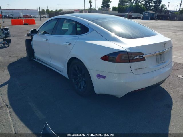 Photo 2 VIN: 5YJSA1E2XJF259040 - TESLA MODEL S 