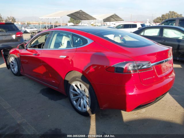 Photo 2 VIN: 5YJSA1E2XJF261435 - TESLA MODEL S 