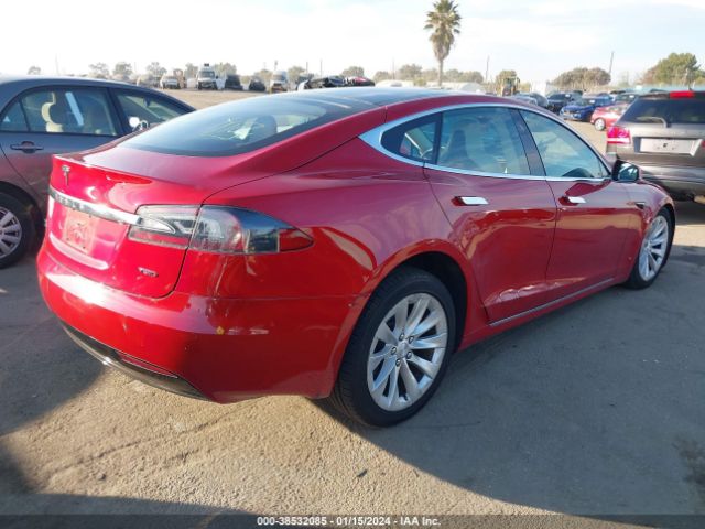 Photo 3 VIN: 5YJSA1E2XJF261435 - TESLA MODEL S 