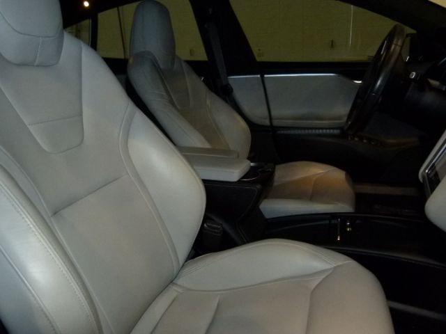 Photo 4 VIN: 5YJSA1E41GF144305 - TESLA MODEL S 