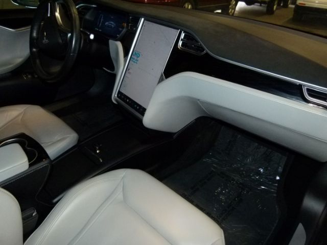 Photo 5 VIN: 5YJSA1E41GF144305 - TESLA MODEL S 