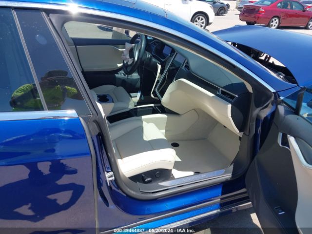 Photo 4 VIN: 5YJSA1E41JF245884 - TESLA MODEL S 