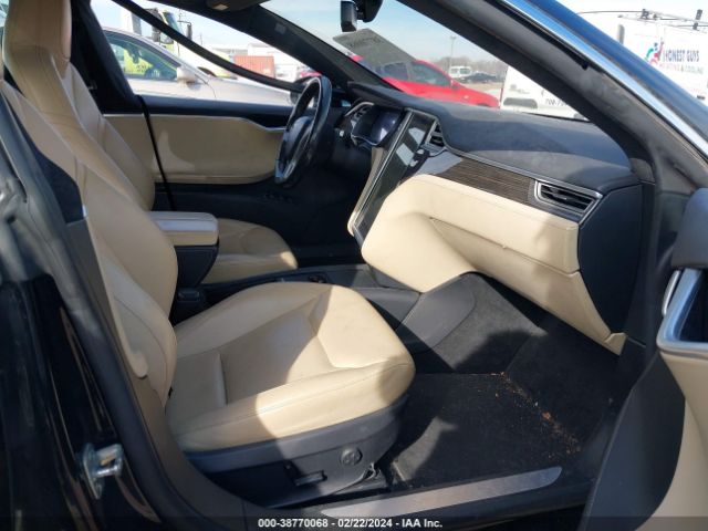 Photo 4 VIN: 5YJSA1E42FF105883 - TESLA MODEL S 