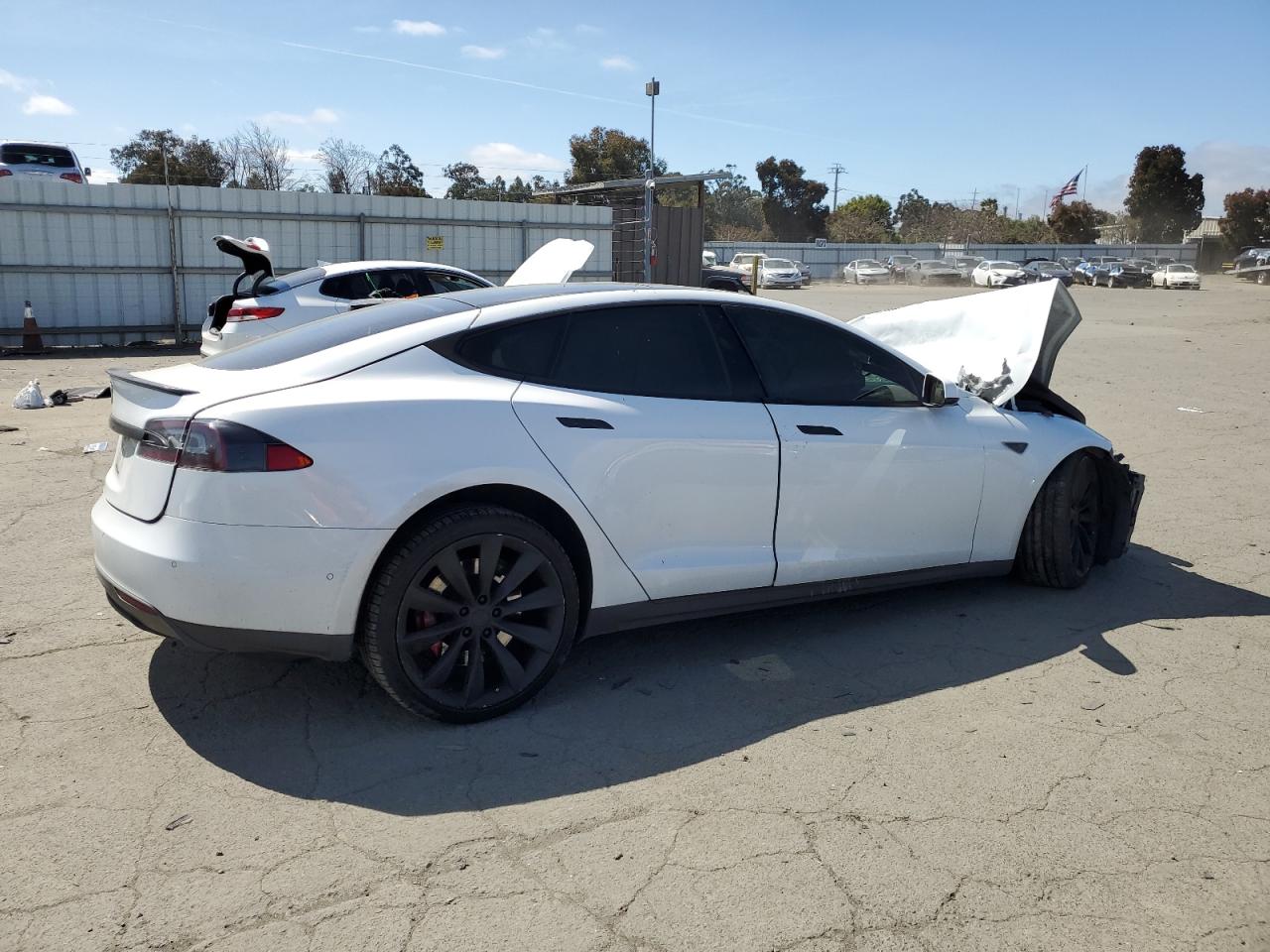 Photo 2 VIN: 5YJSA1E44FF111118 - TESLA MODEL S 