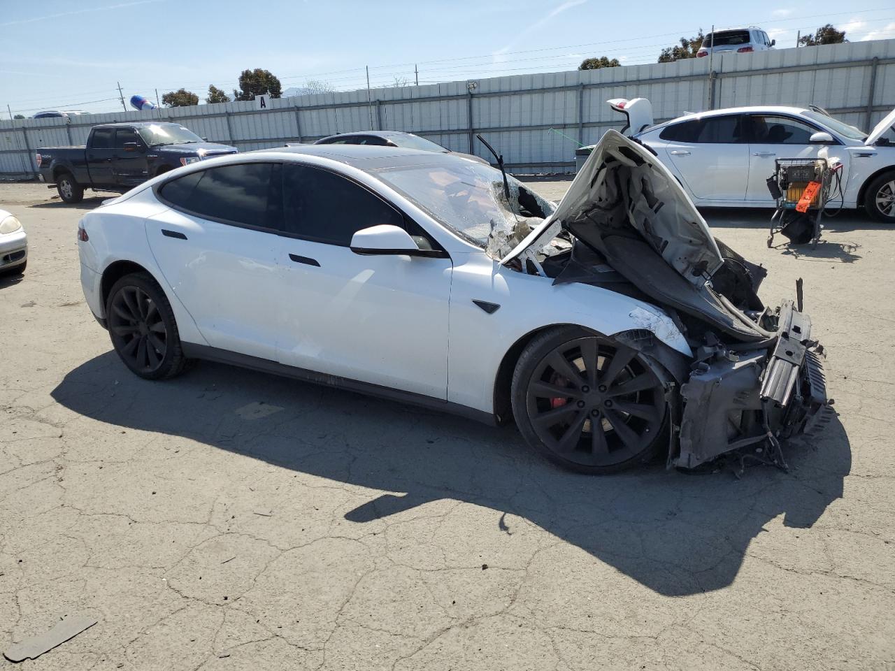 Photo 3 VIN: 5YJSA1E44FF111118 - TESLA MODEL S 