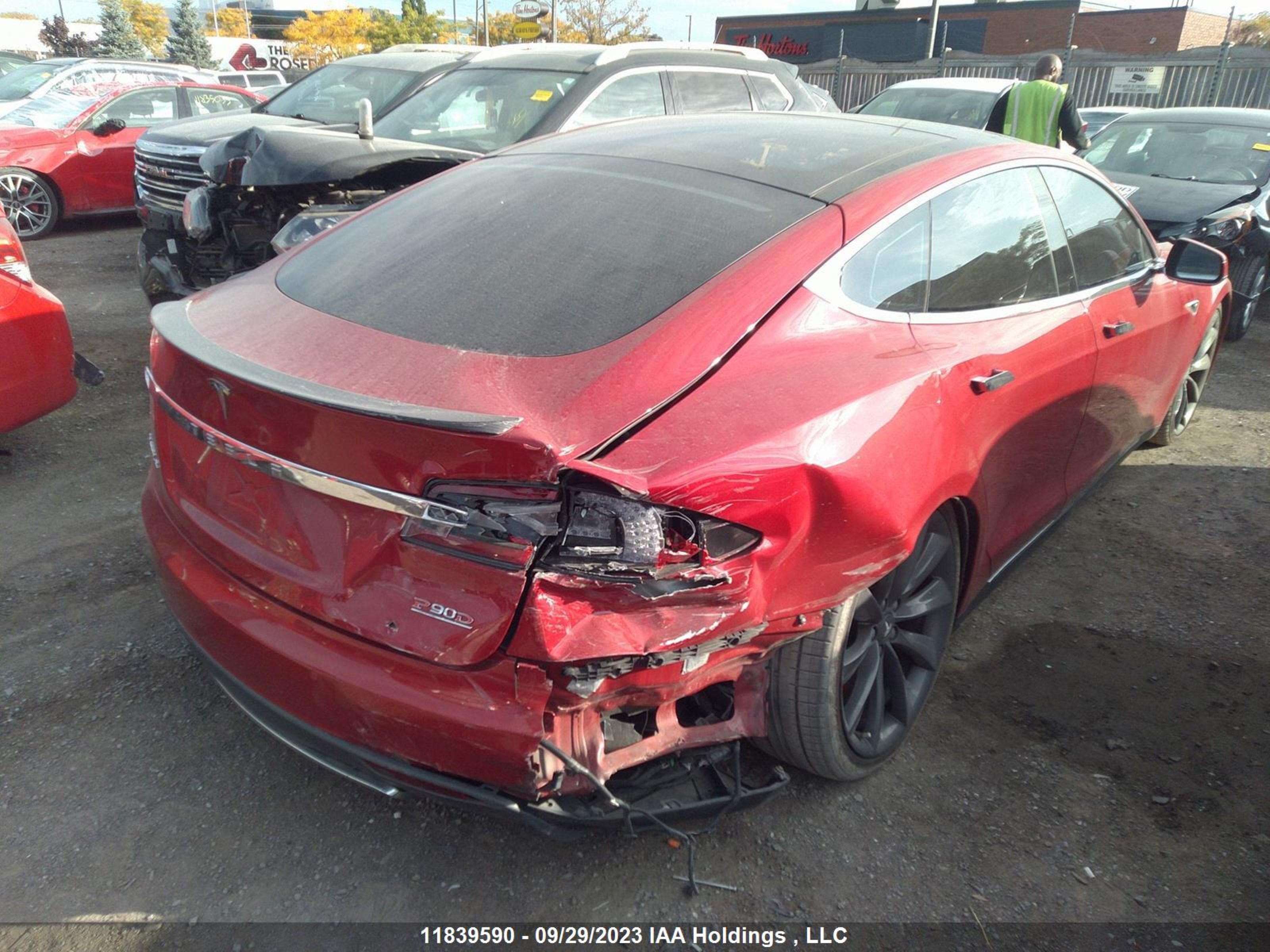 Photo 3 VIN: 5YJSA1E44GF128227 - TESLA MODEL S 